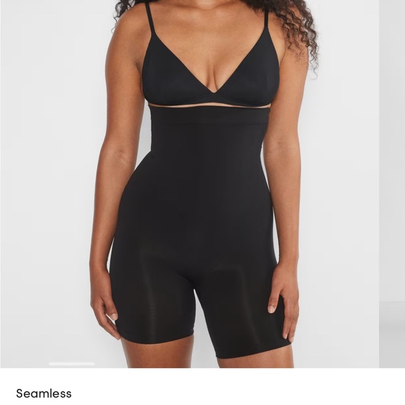 NWT Aritzia Seamless ShapeEnhance Highwaisted Shorts - Picture 4 of 7